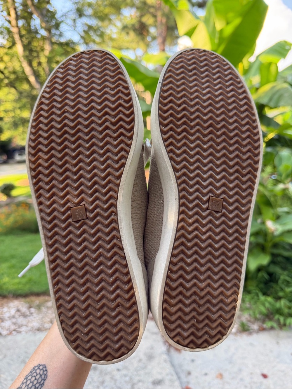 VANELi Sport Yaqira Metallic Knit Suede Platform Sneakers Light Taupe - Size 9.5 - Picture 2 of 9